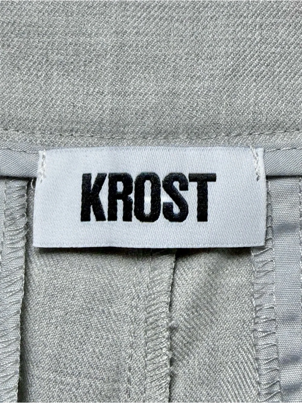 KROST Pleated Trousers in Nimbus Cloud